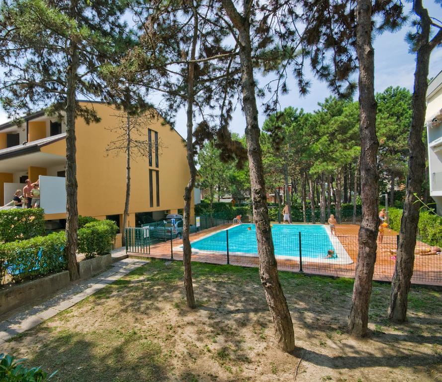 Residence Cinzia Pool Bibione Extérieur photo