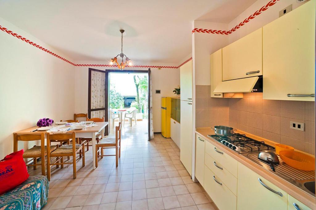 Residence Cinzia Pool Bibione Chambre photo