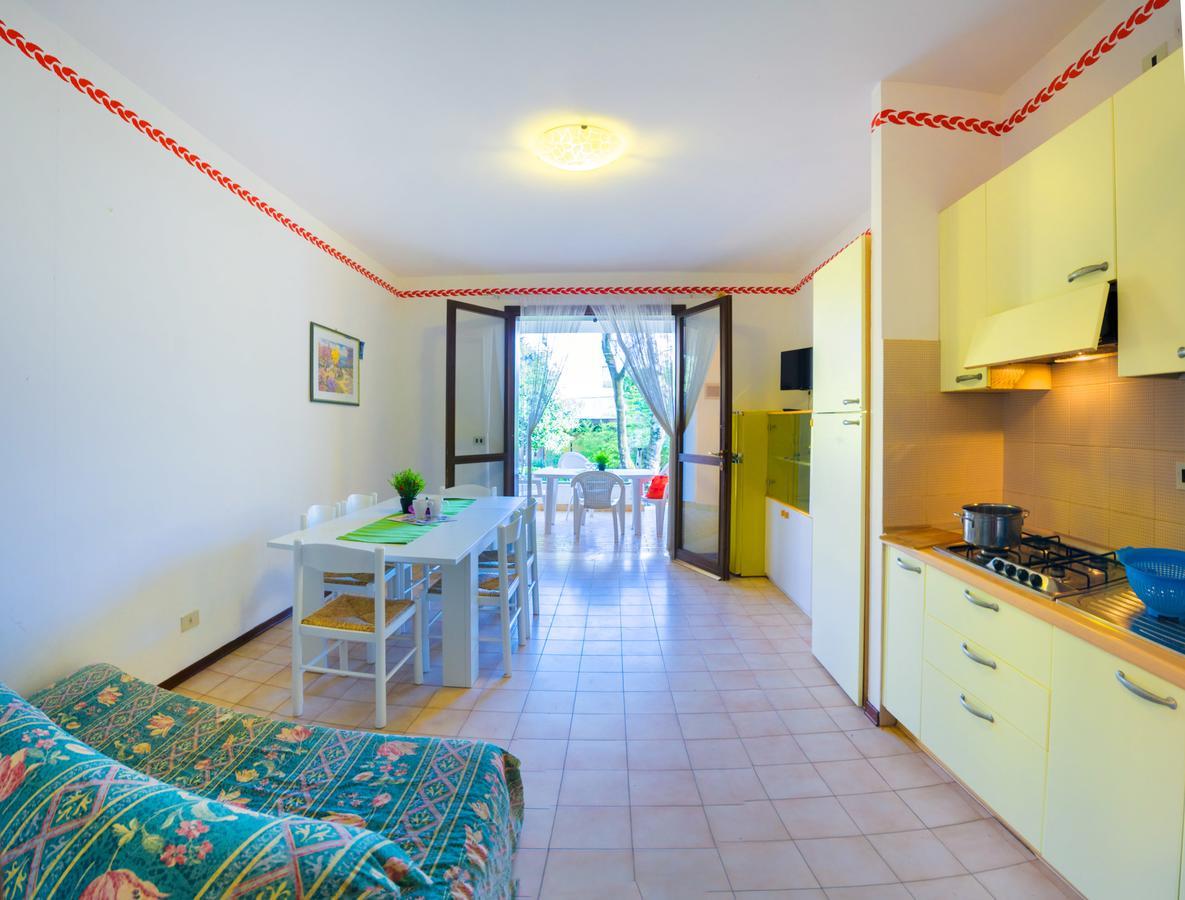 Residence Cinzia Pool Bibione Extérieur photo