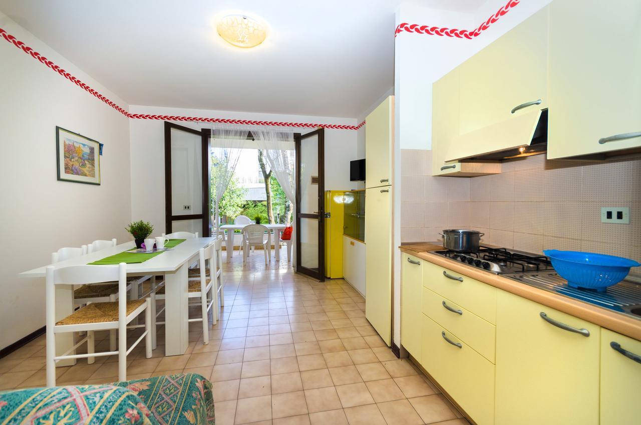 Residence Cinzia Pool Bibione Extérieur photo
